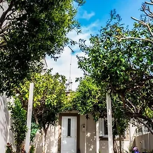 Beautiful House With Garden Apartment Nea Alikarnassos