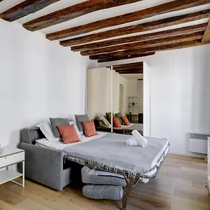 Le Marais - Republique Studio Apartment